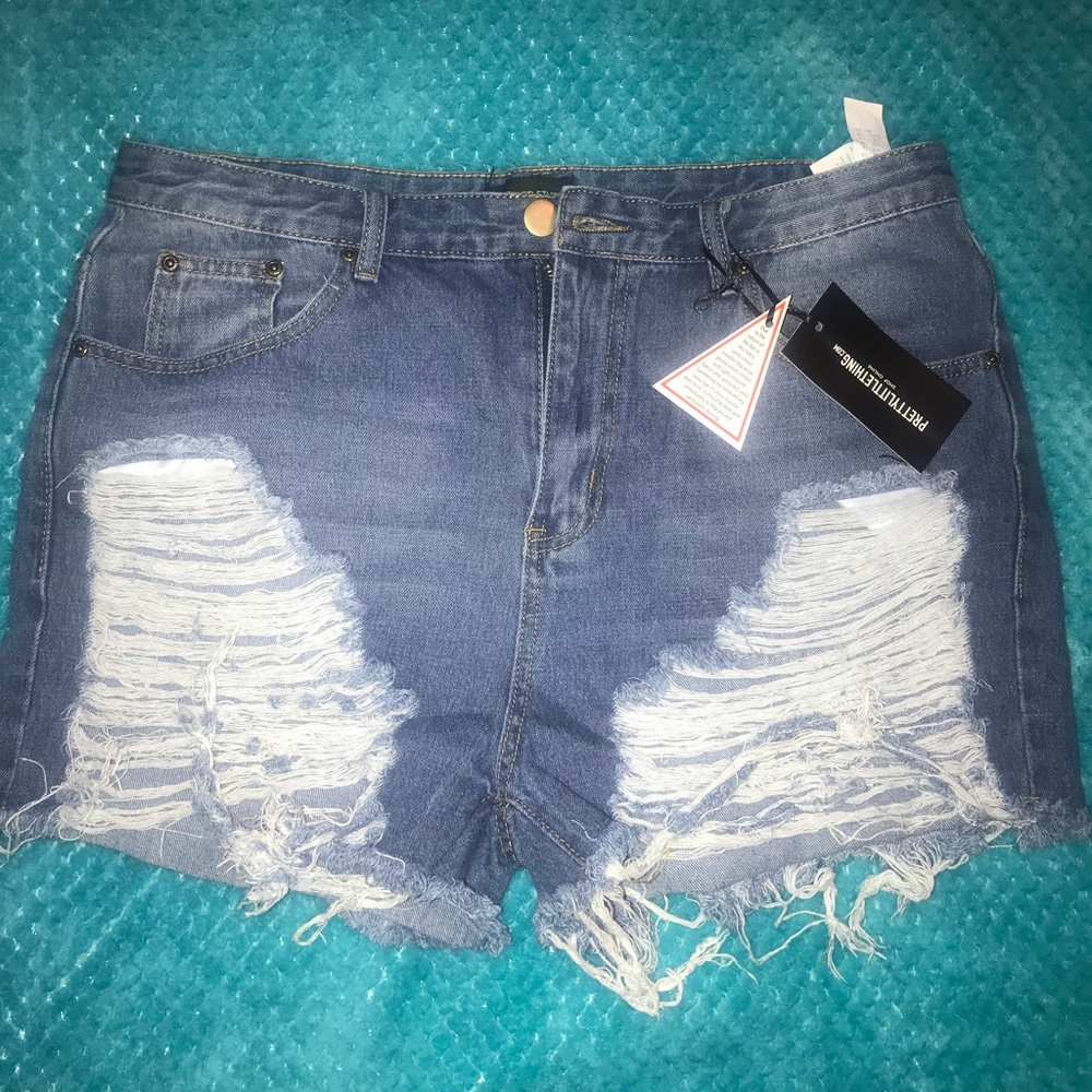 PrettyLittleThing ripped Jean Shorts